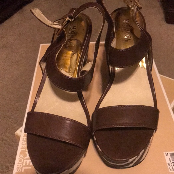 Michael Kors Ivana Mocha Zebra Print Canvas Heel - Picture 3 of 6